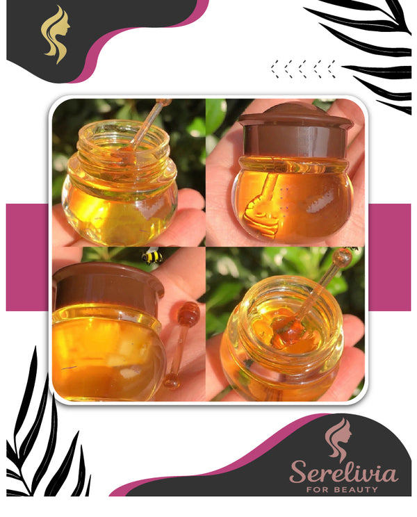 Small glass jar with yellow liquid held by a hand, surrounded by decorative elements and the Serelivia brand logo.
